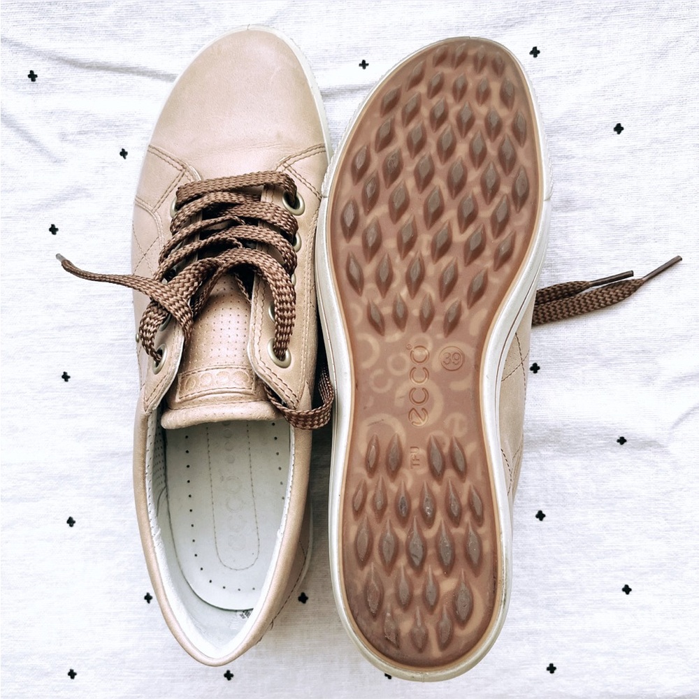 🔶 Ecco sneakers in taupe / pink leather EUC size 9 🔶